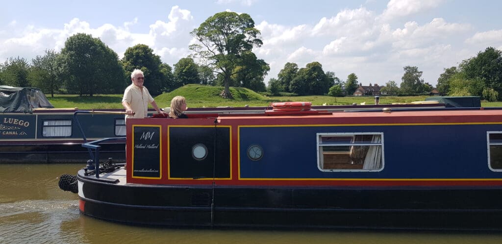 Cruising through Shackerstone to the Rising Sun Pub